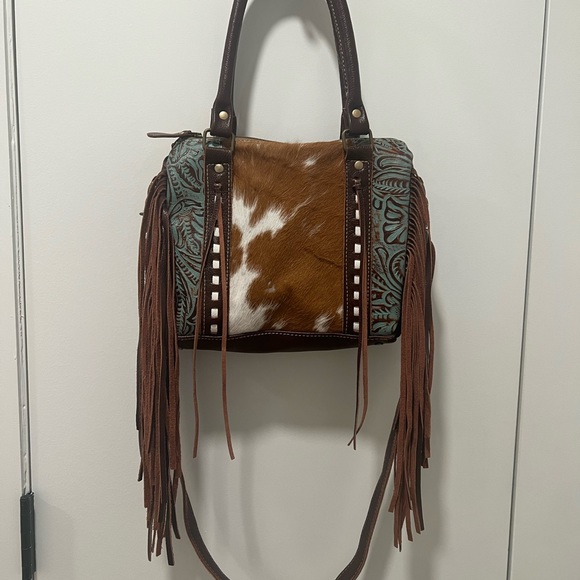 Haute Southern Hyde Fringe Cowhide Crossbody Concealed Carry Purse - Picture 6 of 10